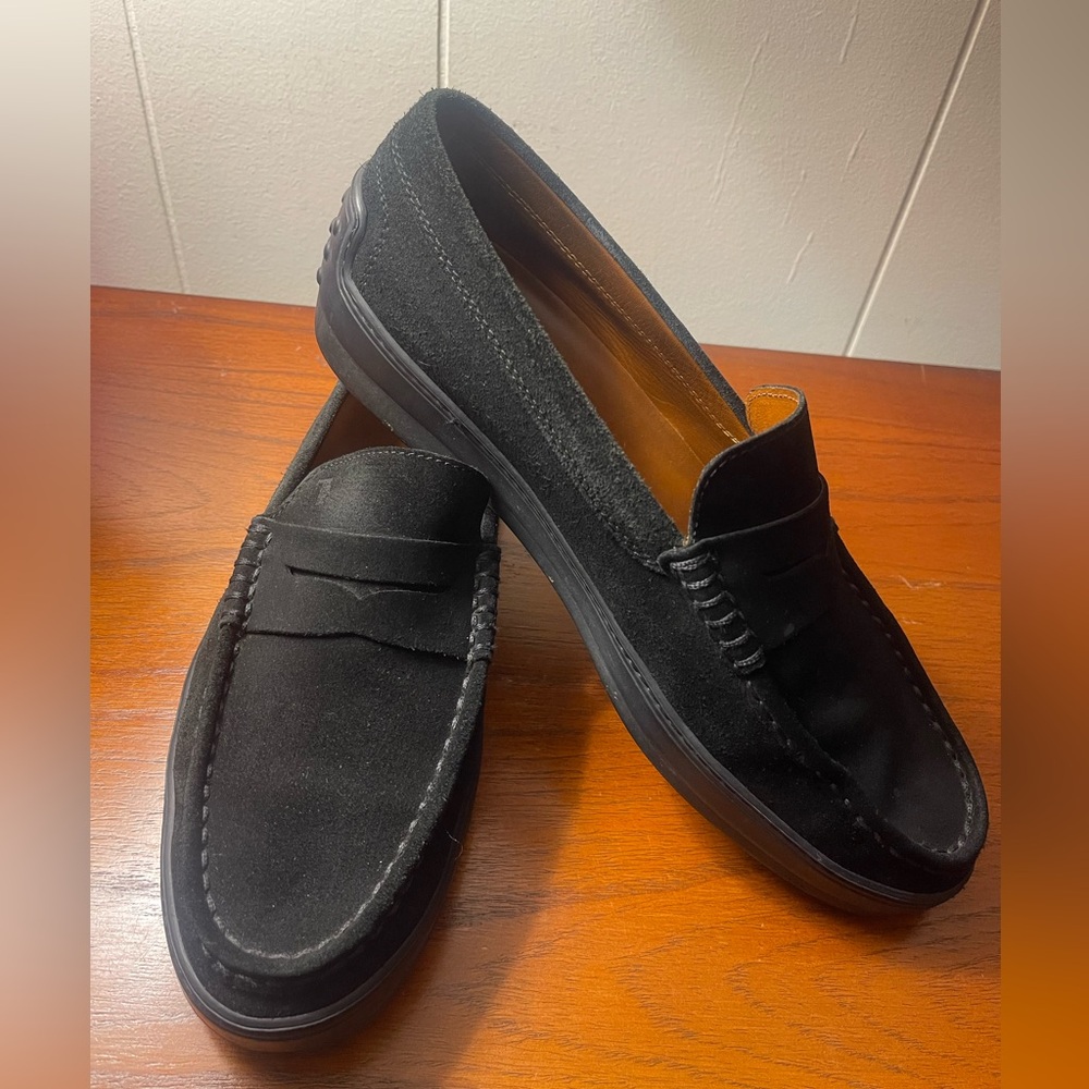 Elegant Tod’s Black Suede Men's Slip-On Loafers - Picture 3 of 8